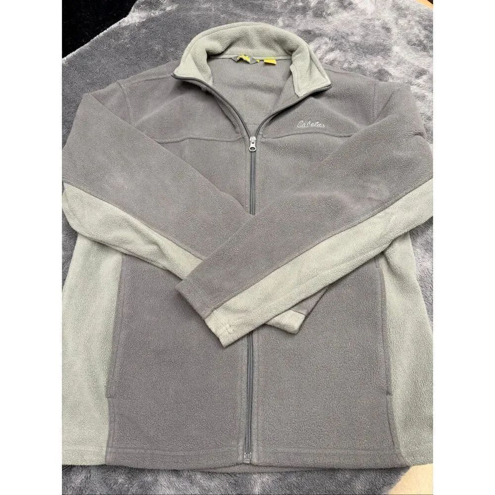 Cabela's Men’s Medium Full Zip fleece jacket in great shape!
